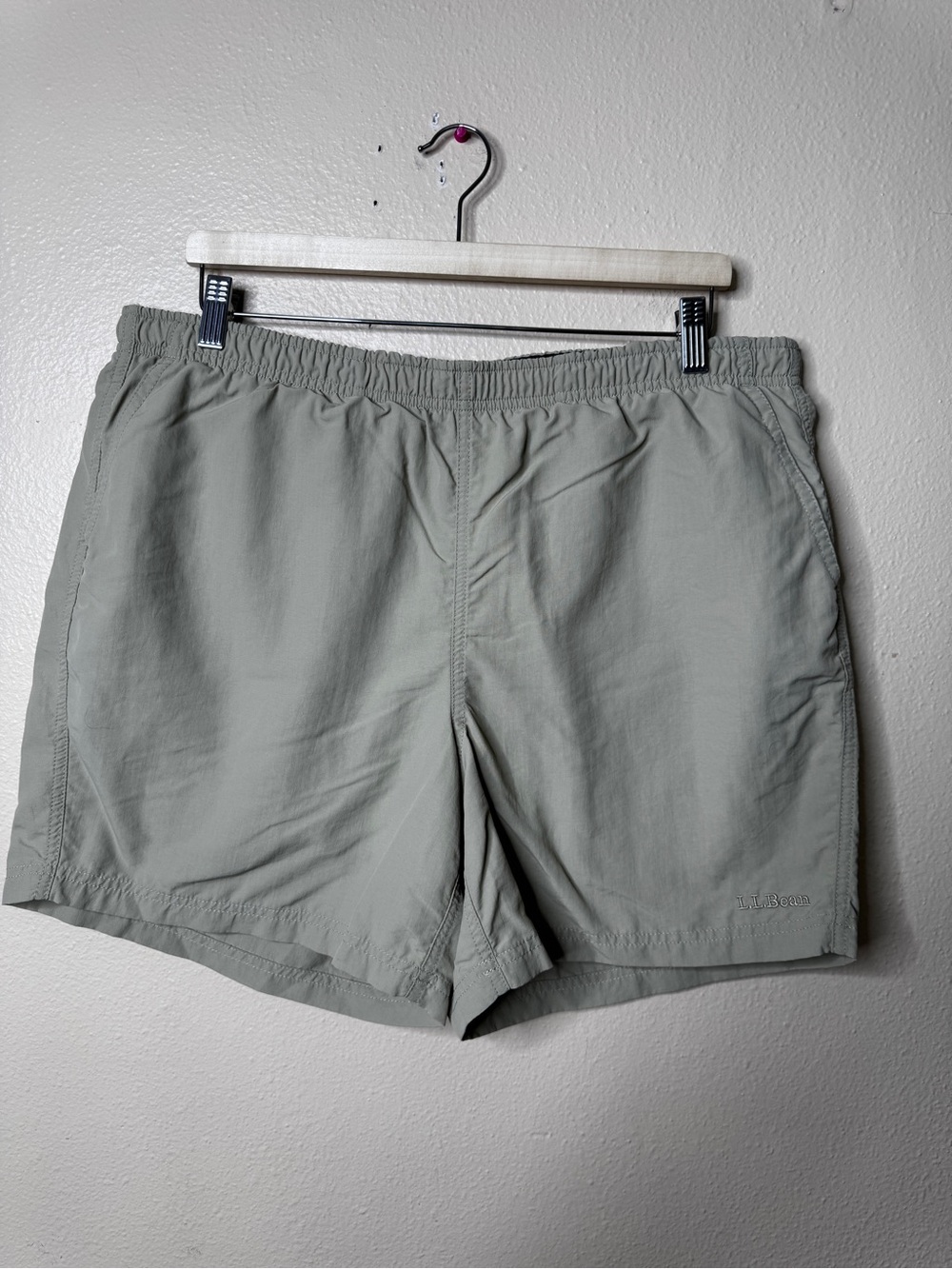 L.L.Bean Men’s Large Swim Trunks Gray Nylon Mesh Lined Elastic Waist Shorts
